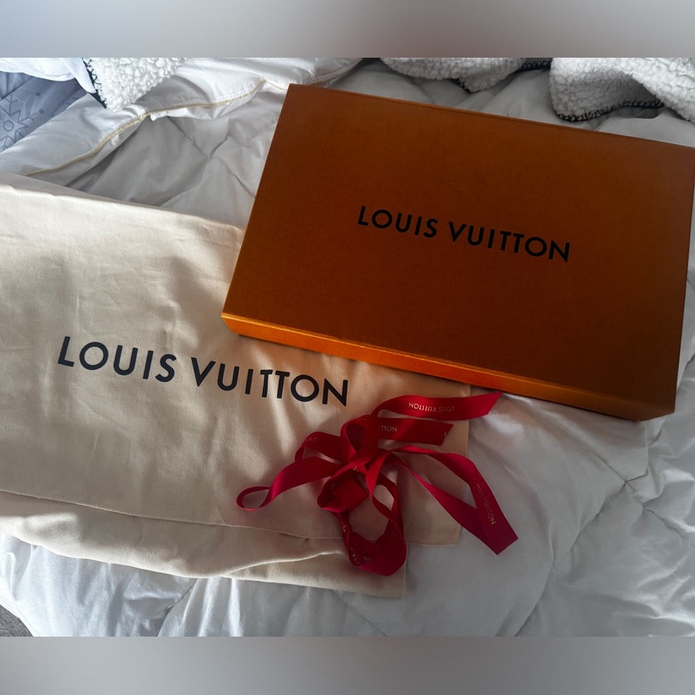 Louis Vuitton Orange Box with dust bag and Red Ribbon for NV
